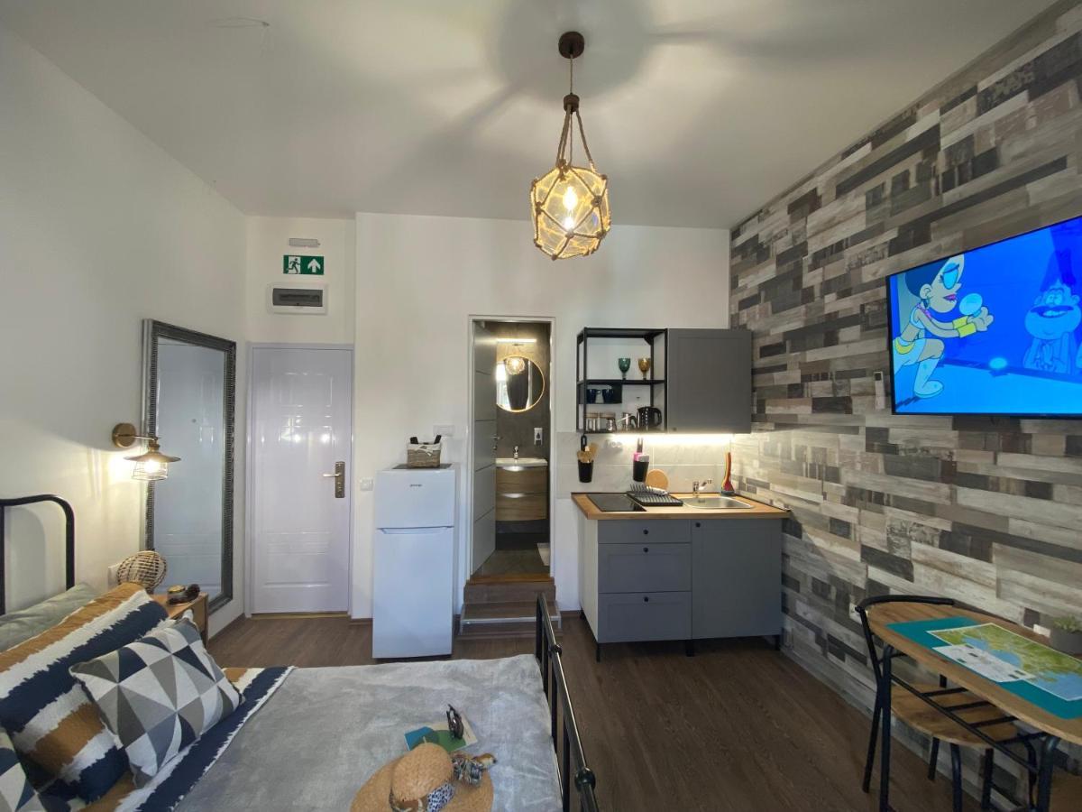 Lukadorajana Center Apartman *
